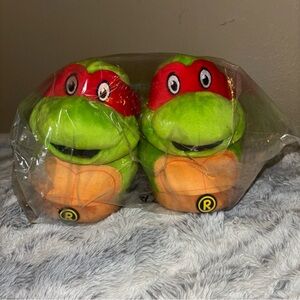New kids size 4 nickelodeon, Teenage Mutant Ninja Turtles slippers!
